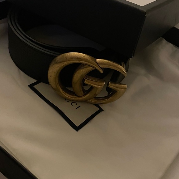 Black gucci belt used few times only! In very good condition( bag and box) - Picture 2 of 4